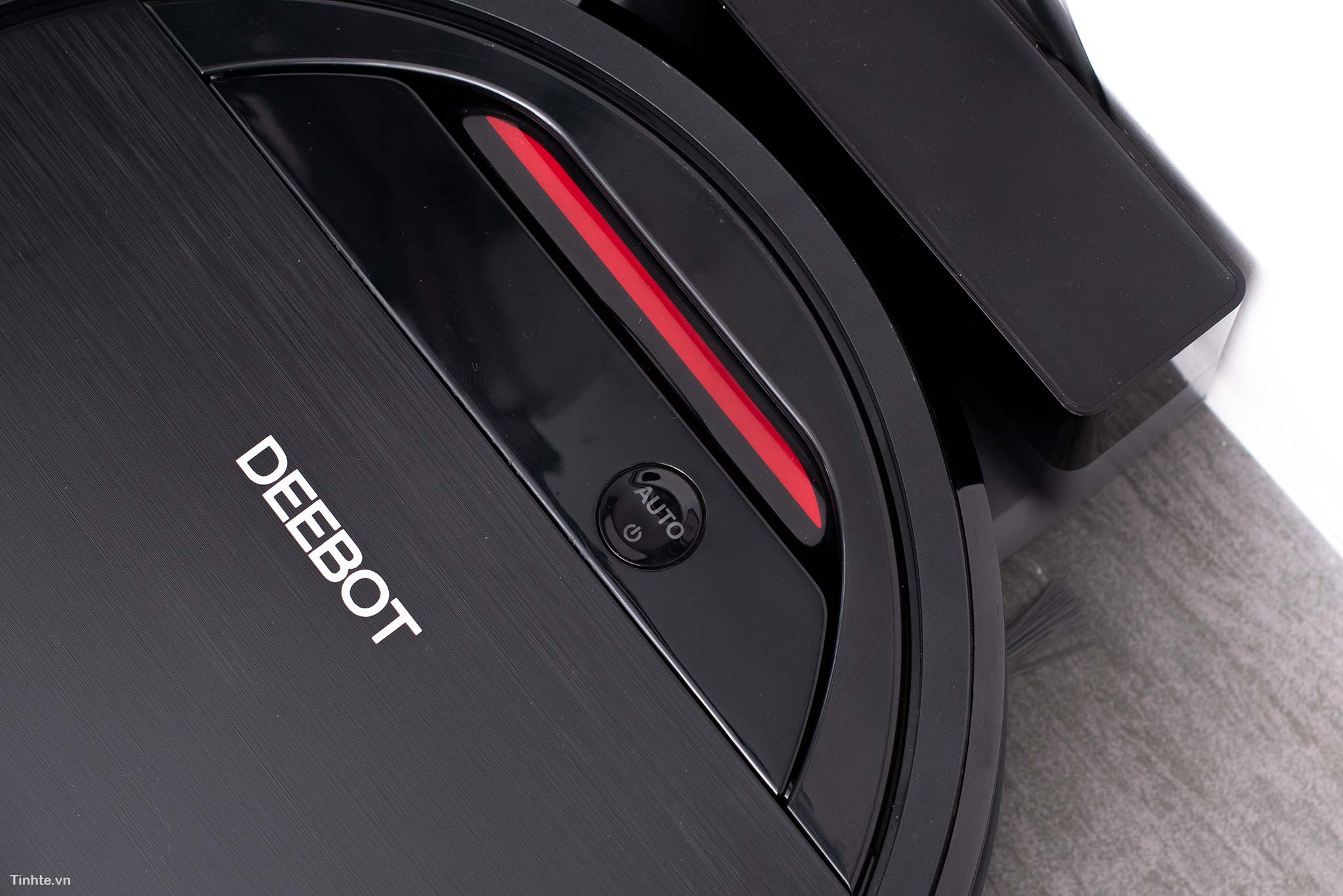 ROBOT HÚT BỤI & LAU NHÀ ECOVACS ROBOTICS DEEBOT OZMO 930